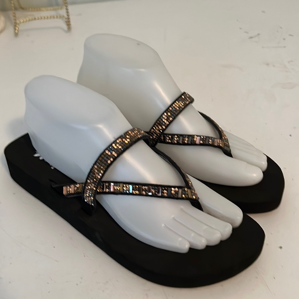 Yellow Box Flip Flop Sandals 9 Bronze Beading